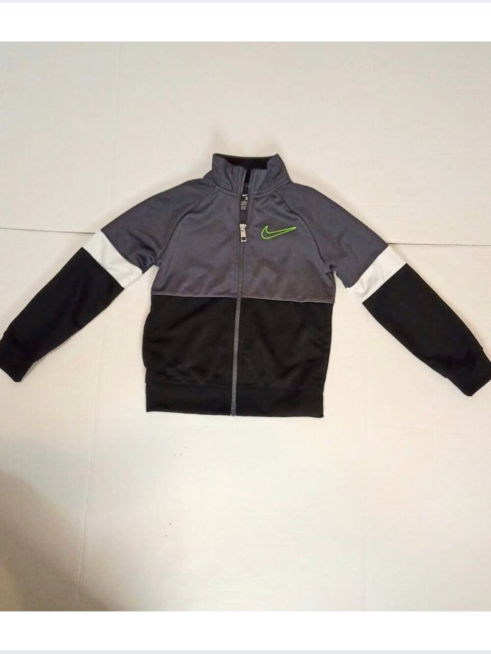 Nike Boys Full Zip Track Jacket 4/5Y Gray Black Swoosh - Picture 2 of 4